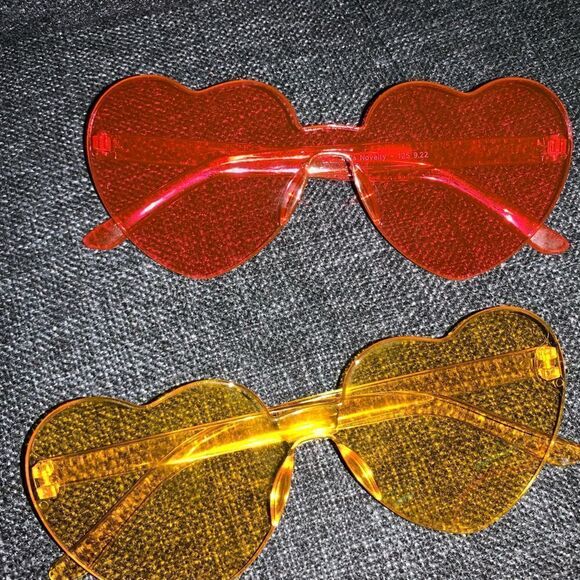 Novelty Heart Colored Glasses - Picture 2 of 3